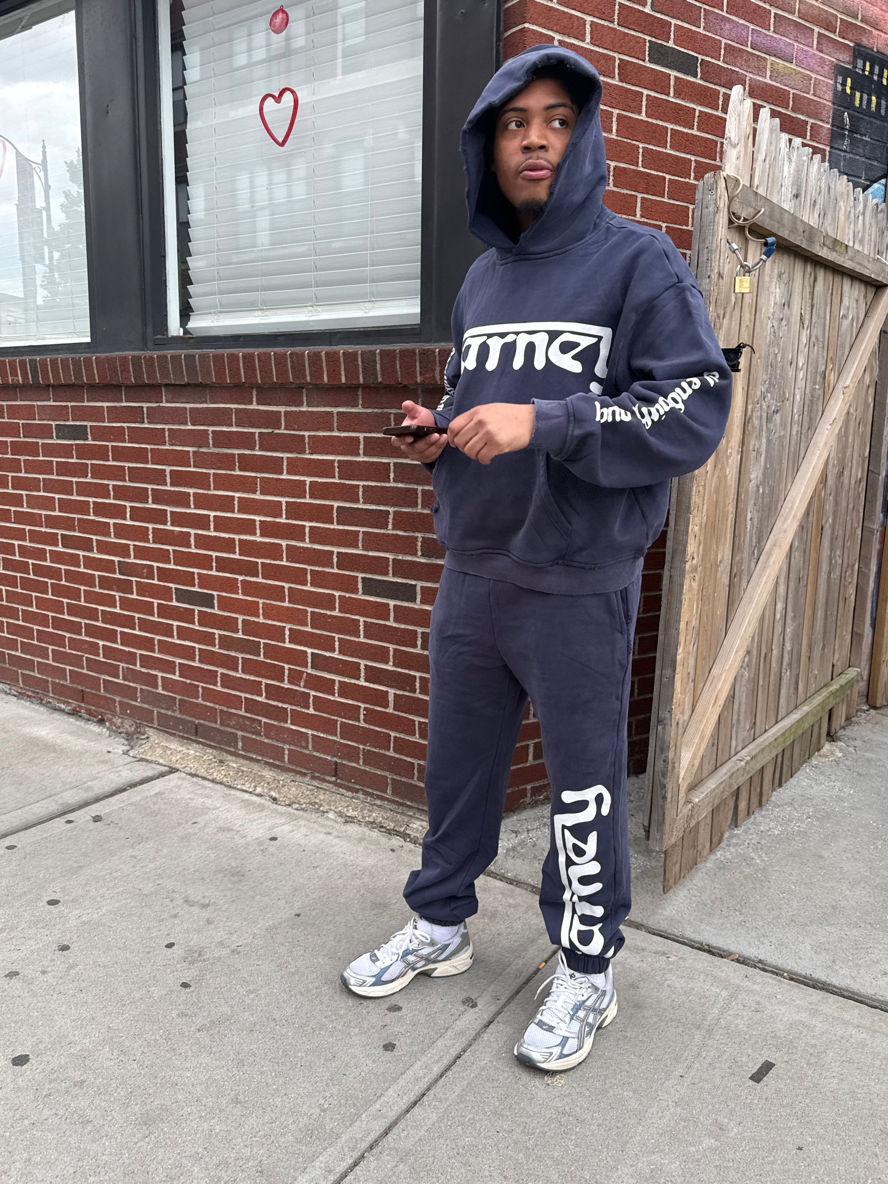 CHILL SWEATSUIT
