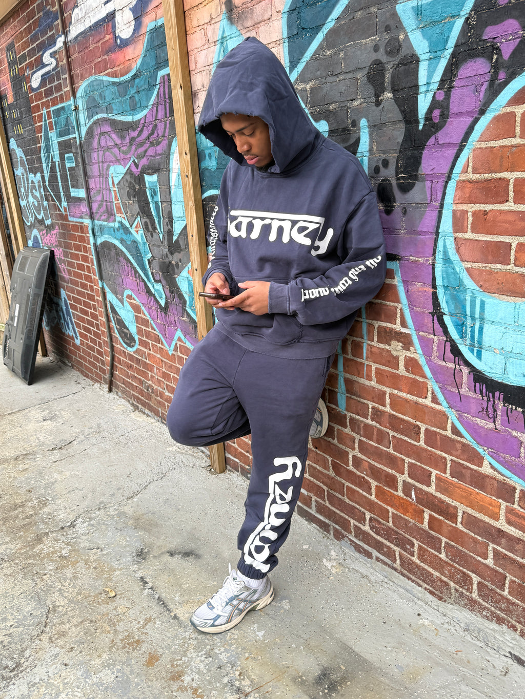 CHILL SWEATSUIT