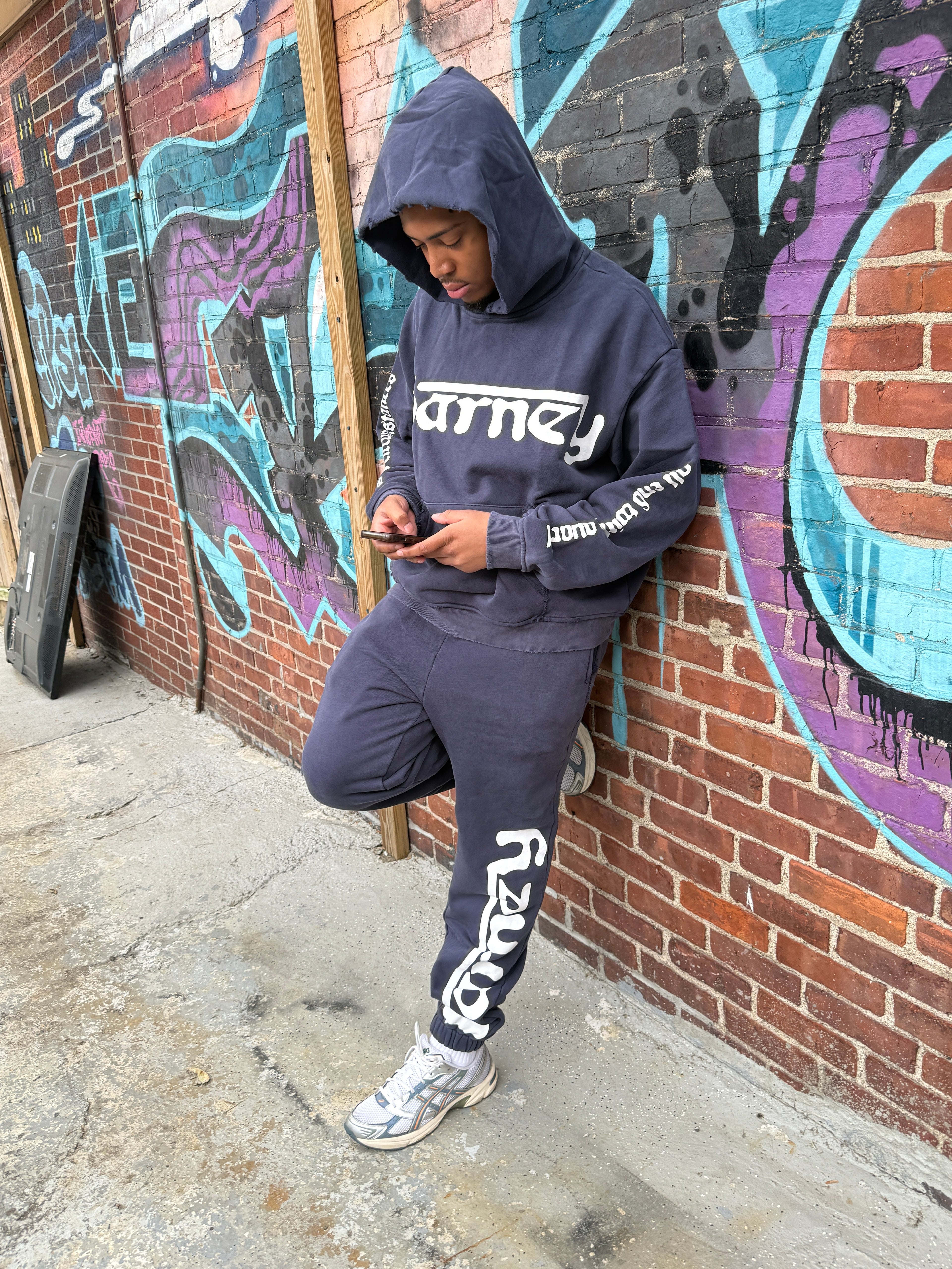 CHILL SWEATSUIT